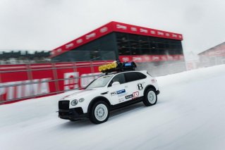 宾利添越X Concept亮相FAT国际冰上赛车盛事，开启品牌新合作