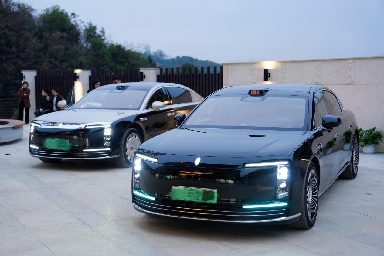 周智琛的春节归途：尊界S800如何承载情感、体面与圈层关系？