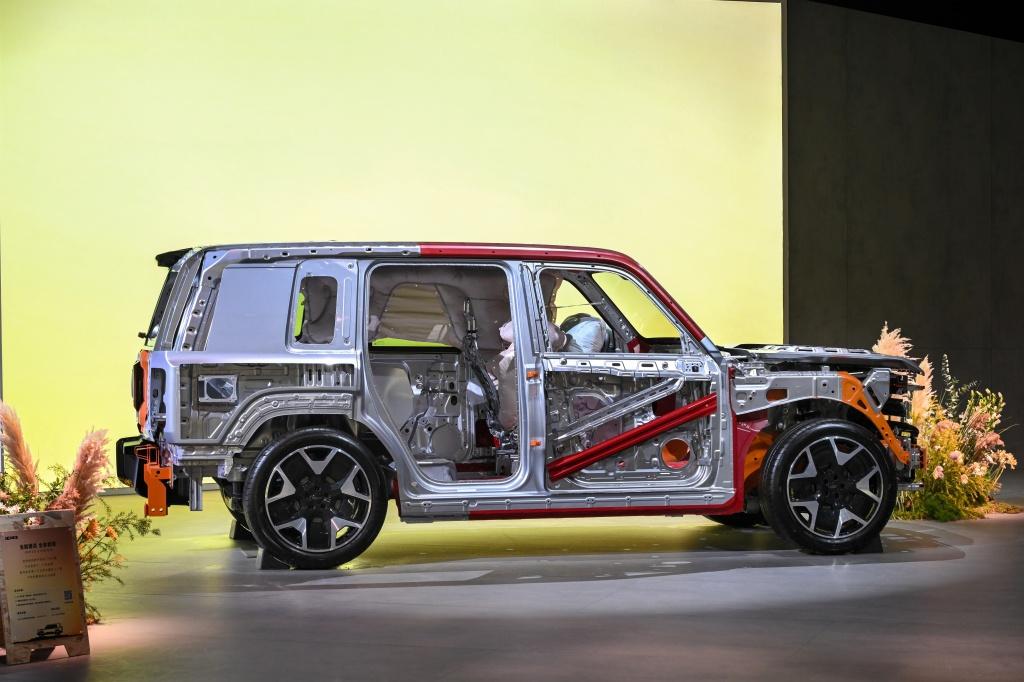 方盒子新标杆，iCAR V27正式上市，售价16.98万元-19.68万元
