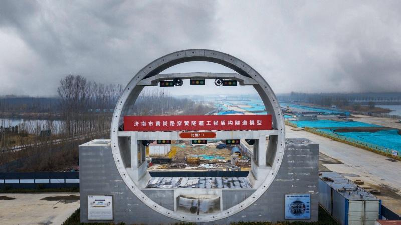  “新公路之王”被官方“认证”！极氪8X在四大基建工程中完成全路况实测