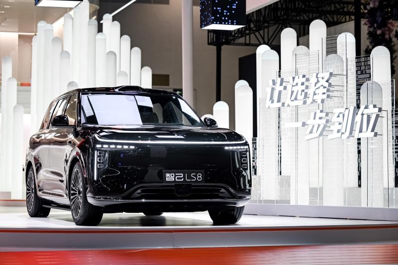2026北京车展：智己LS8成必看的8系旗舰SUV，权益价24.98万元起