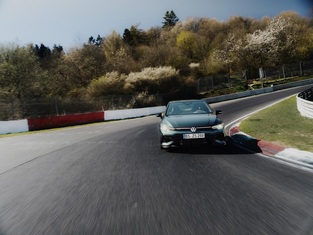 大众汽车高尔夫GTI 50 周年版：纽博格林北环赛道上速度最快的前驱量产车型