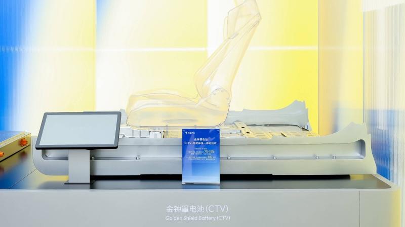 限时15.49万元起，全新深蓝S07华为乾崑激光版增程车型闪耀重庆车展，智能平权再进阶！