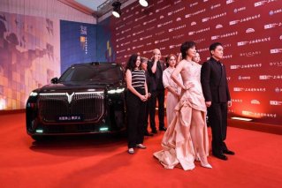 顶流齐聚 美学双生 岚图汽车携手第28届上海国际电影闪耀申城