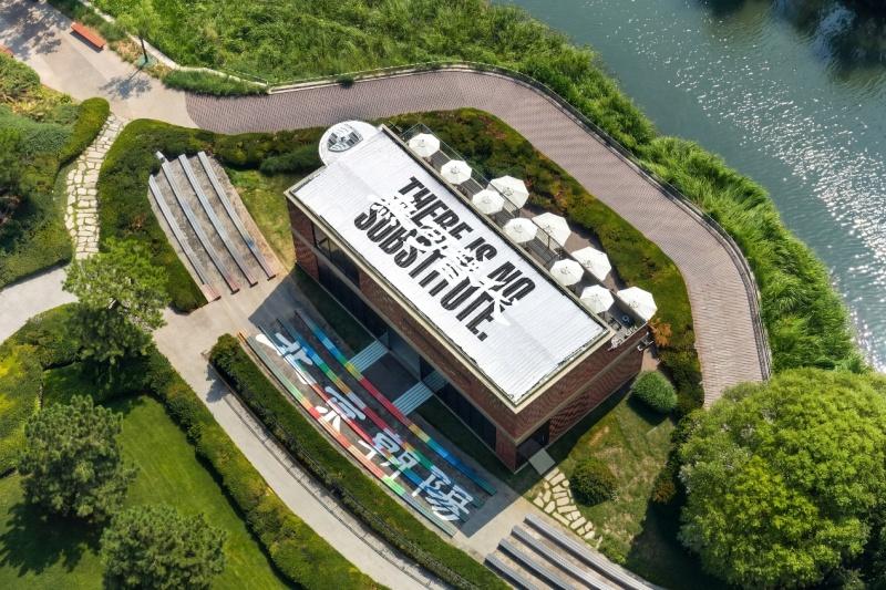 定制美学,自成一格——保时捷中国北京首家品牌快闪空间亮相北京亮马河畔